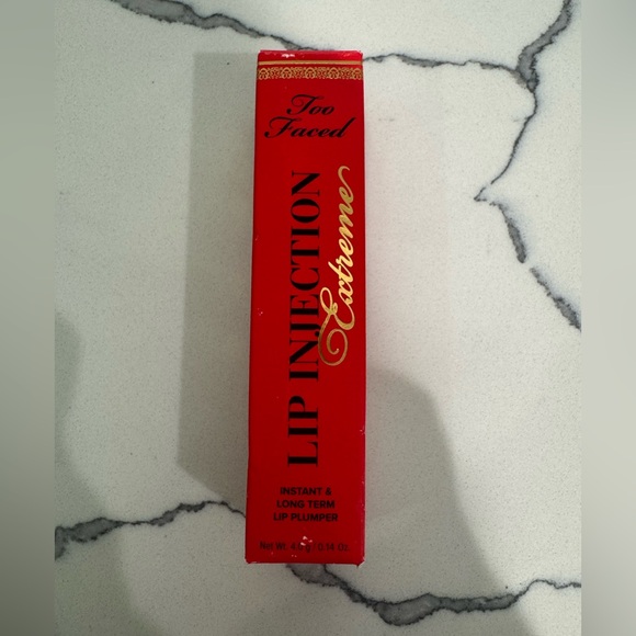 Lip Injection Extreme - Picture 2 of 3